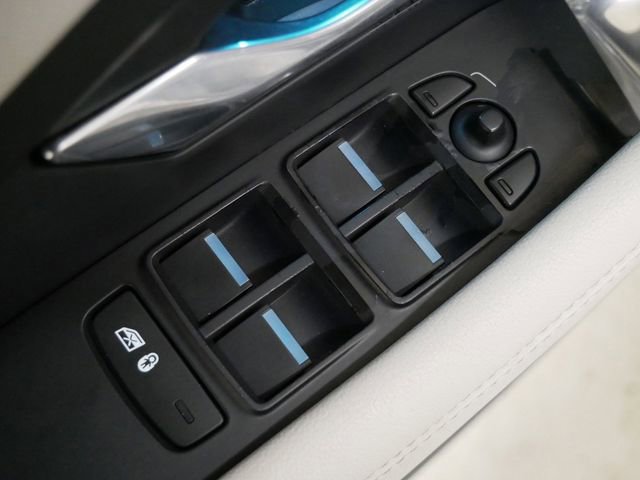 Used 2018 Jaguar E-PACE S image 13