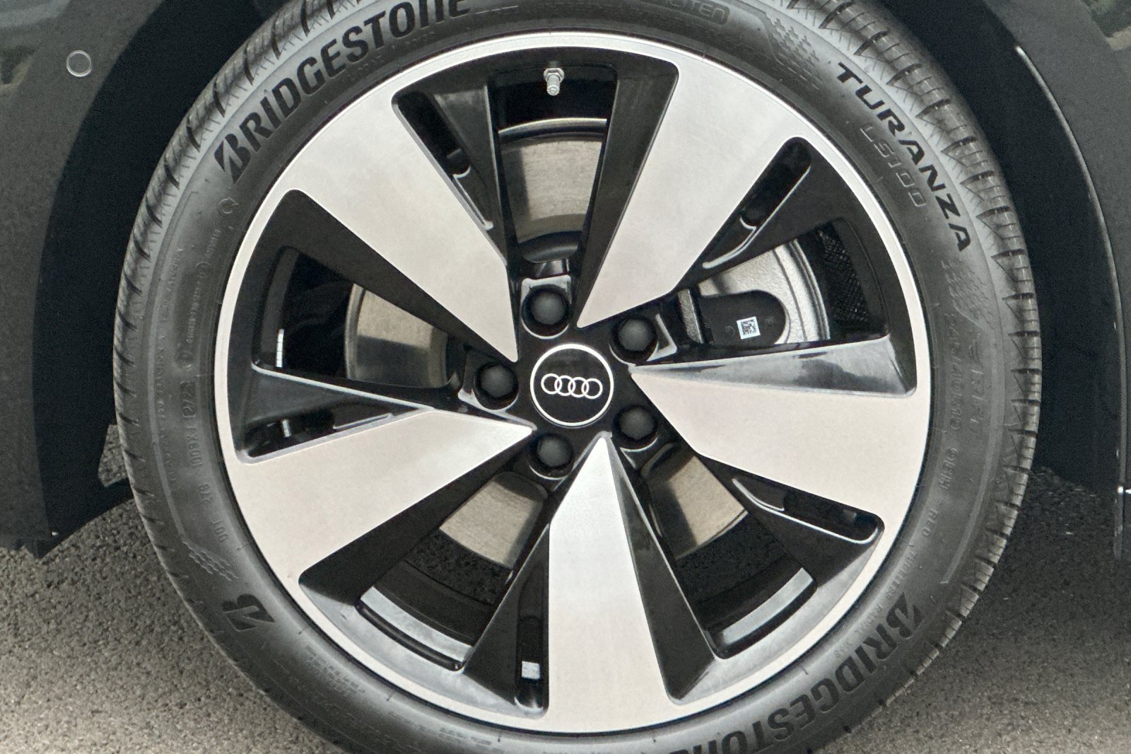 Used 2025 Audi A5 2.0T Premium Plus w/ Premium Plus AWD/4WD image 23