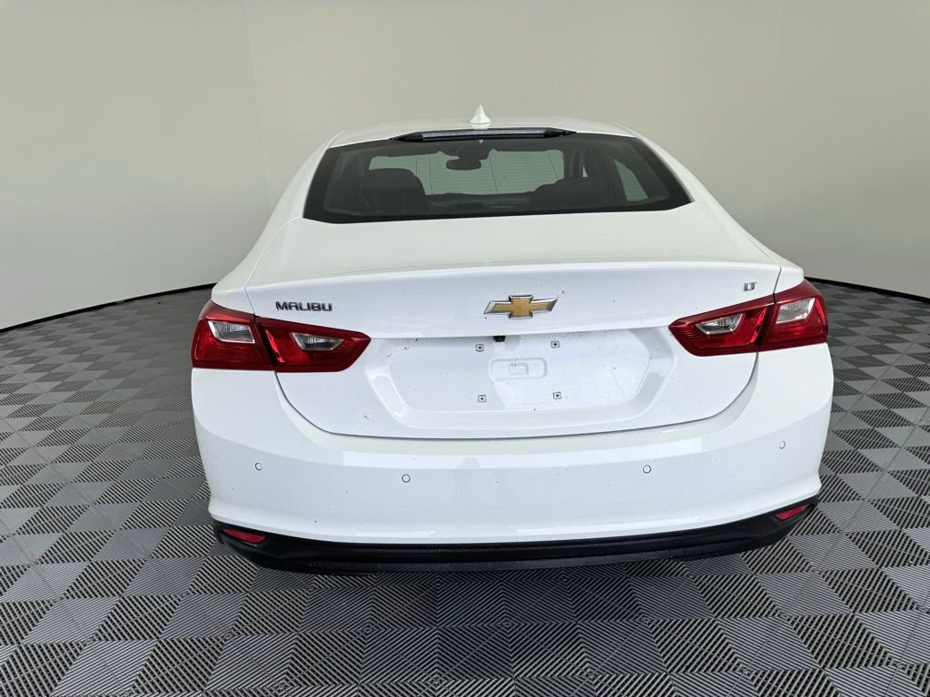 Used 2025 Chevrolet Malibu LT image 4