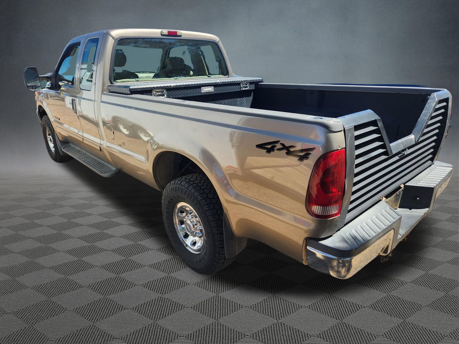 Used 2002 Ford F250 XLT AWD/4WD image 2