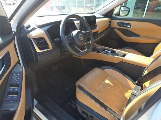 Used 2021 Nissan Rogue Platinum FWD image 16