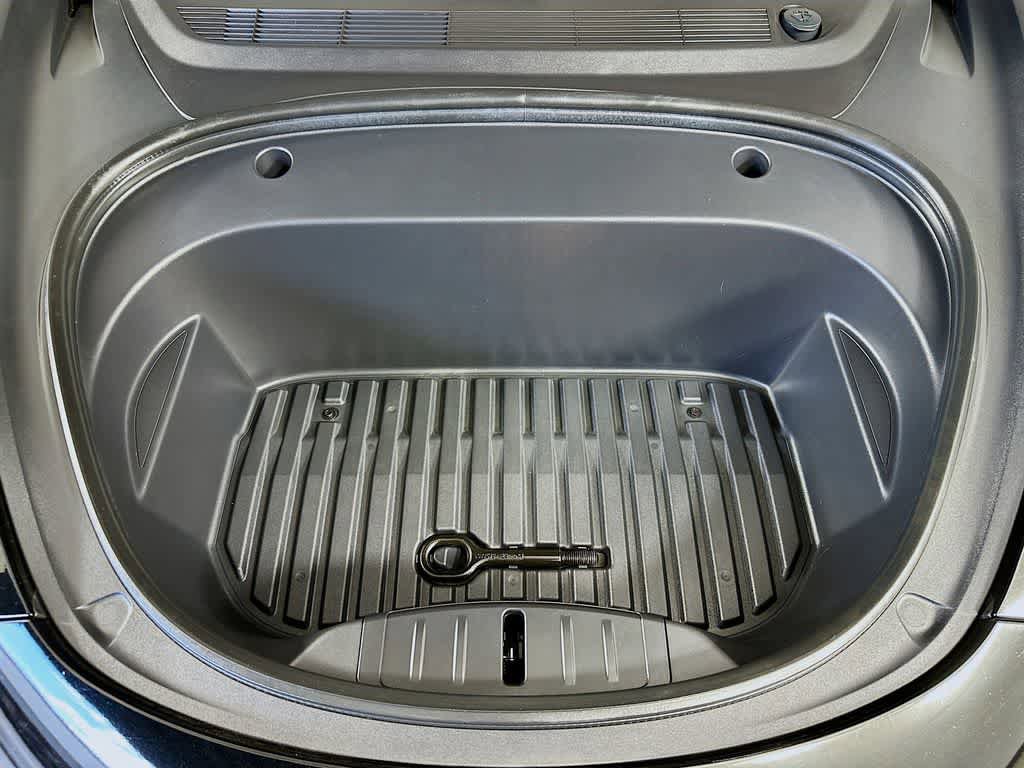 Used 2023 Tesla Model 3 Standard Range image 8