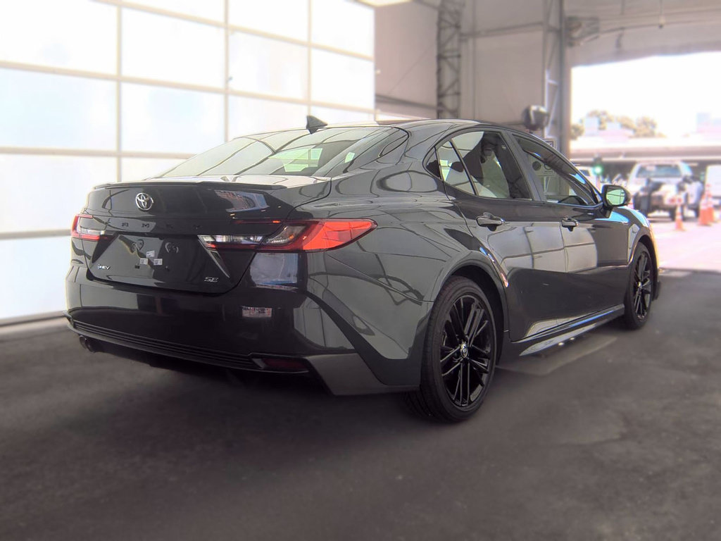 Used 2025 Toyota Camry SE FWD image 10
