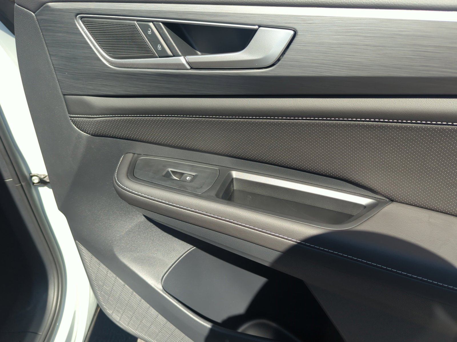 New 2026 Volkswagen Atlas Cross Sport SE image 16