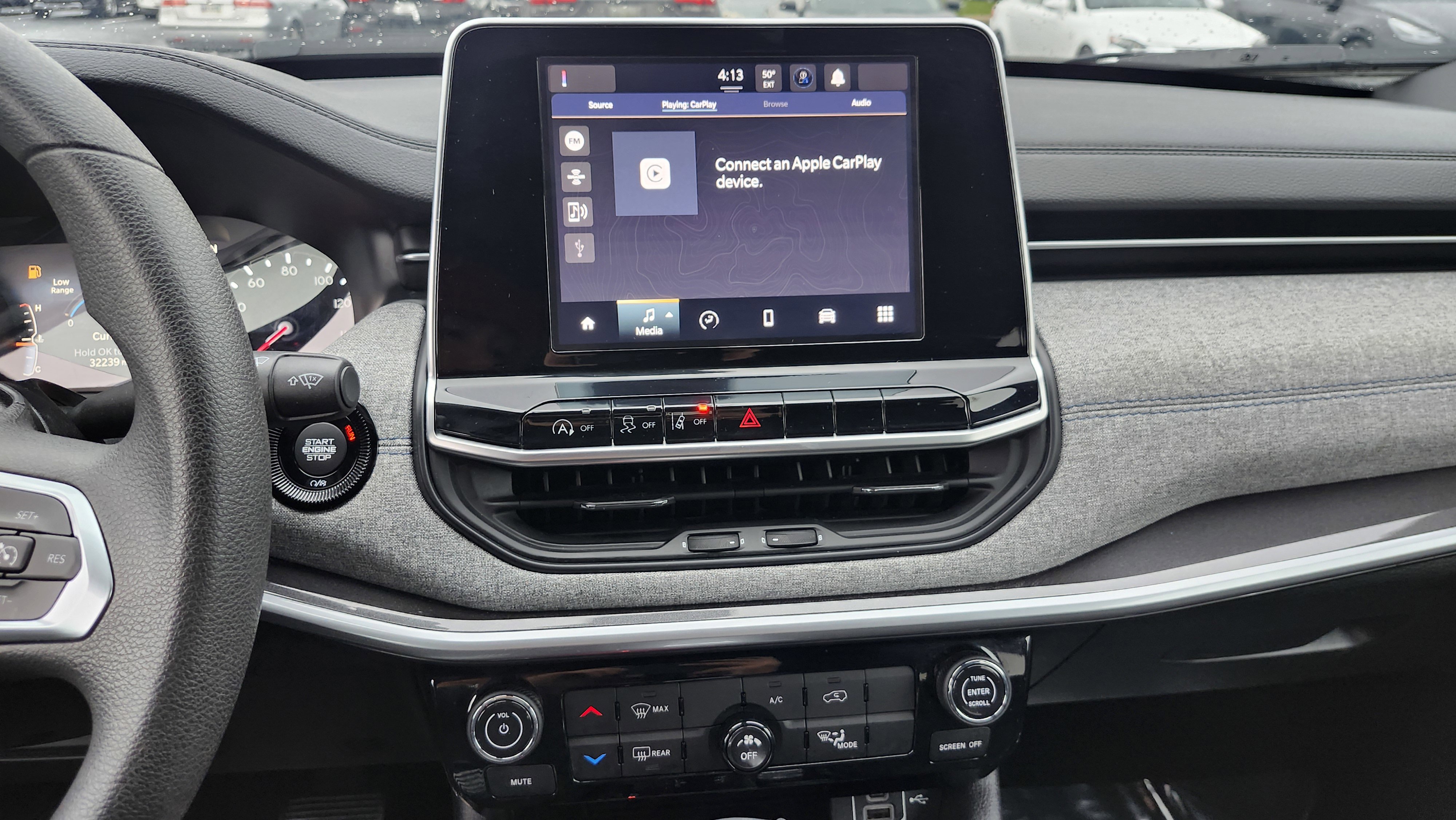 Used 2025 Jeep Compass Sport image 21