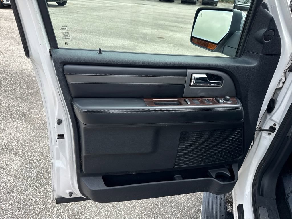 Used 2017 Ford Expedition Platinum image 13