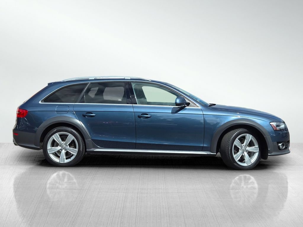Used 2016 Audi A4 Premium Plus w/ Technology Package image 3