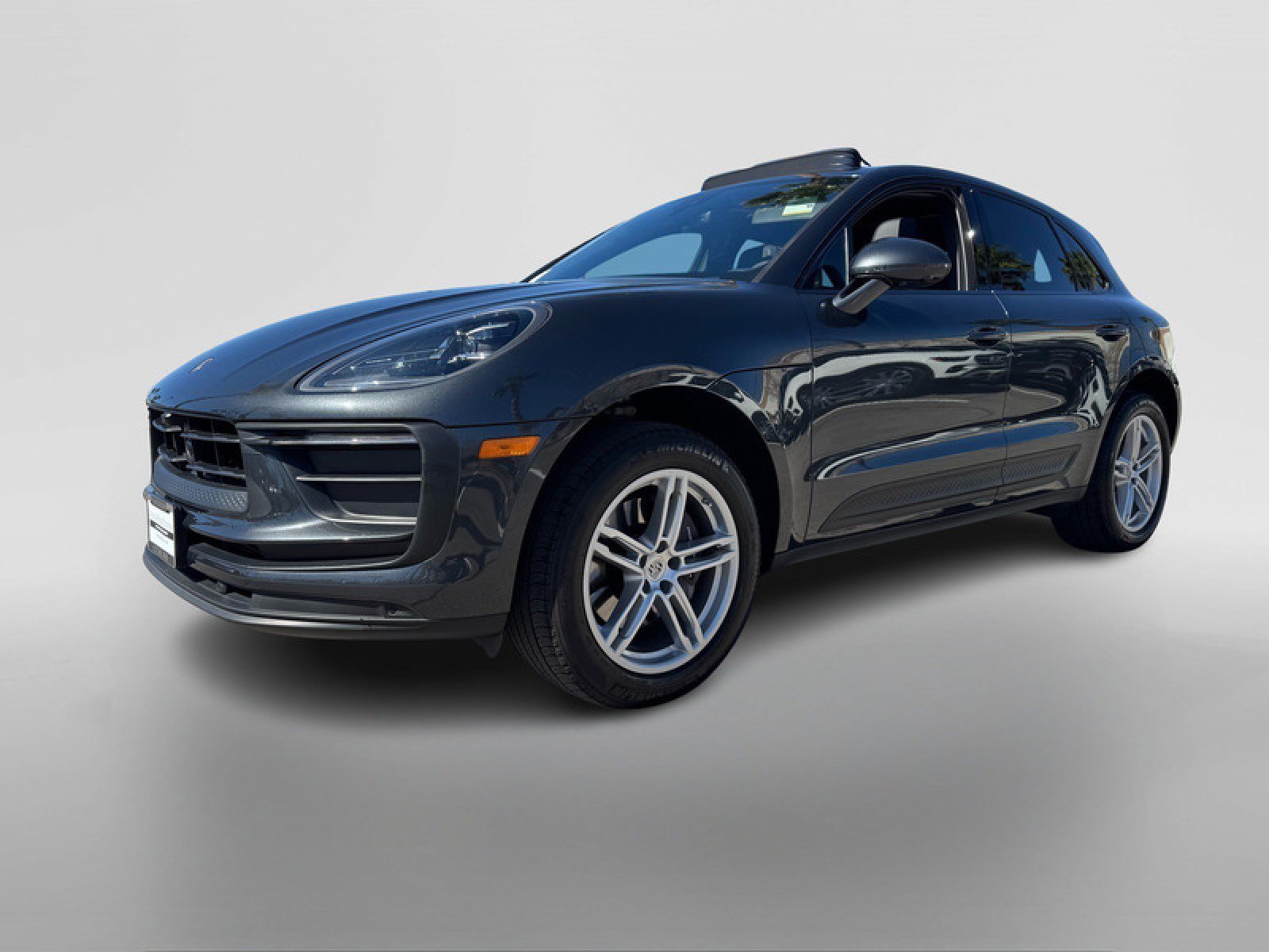 Used 2024 Porsche Macan image 9