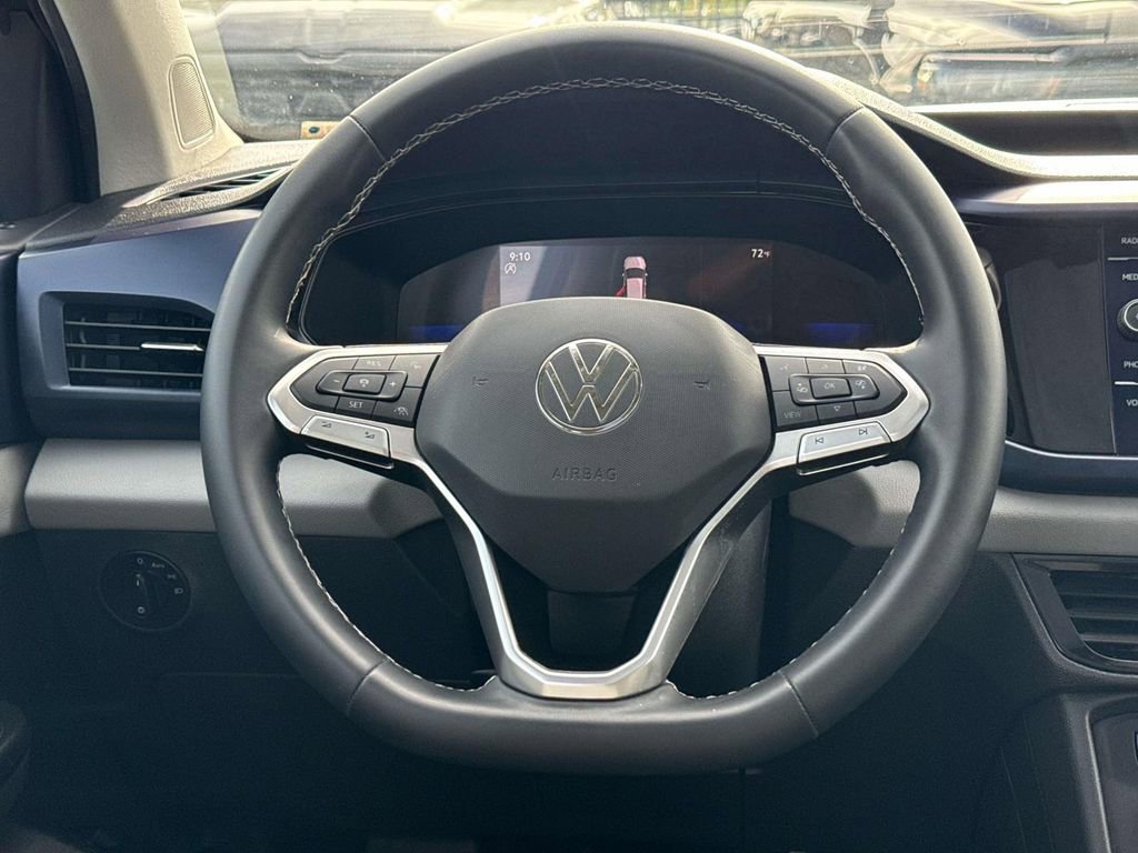 Used 2022 Volkswagen Taos SE w/ Panoramic Sunroof Package FWD image 13