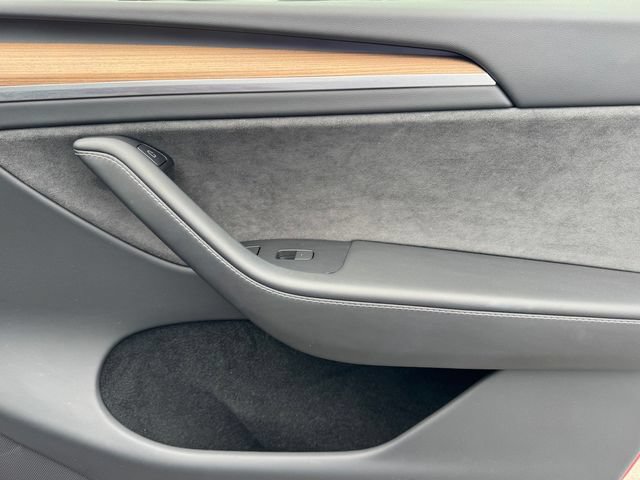 Used 2024 Tesla Model Y Long Range AWD/4WD image 7