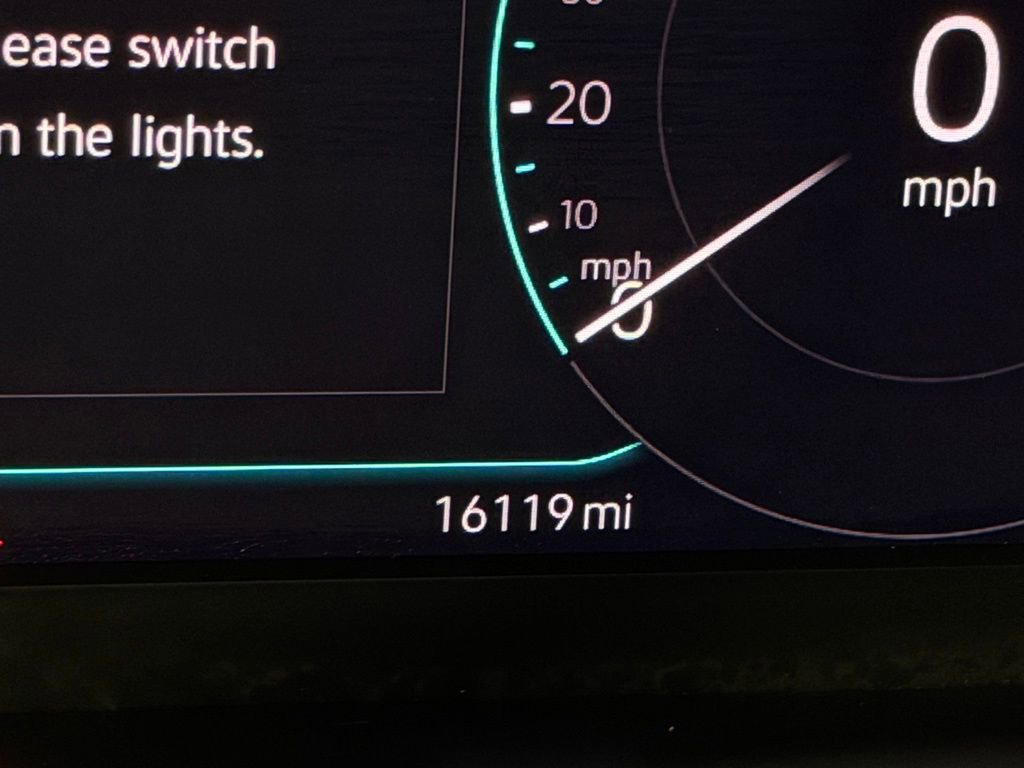 Used 2024 Volkswagen Taos SEL image 15