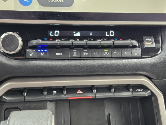 Used 2025 Toyota Tundra Limited w/ Power Package AWD/4WD image 18