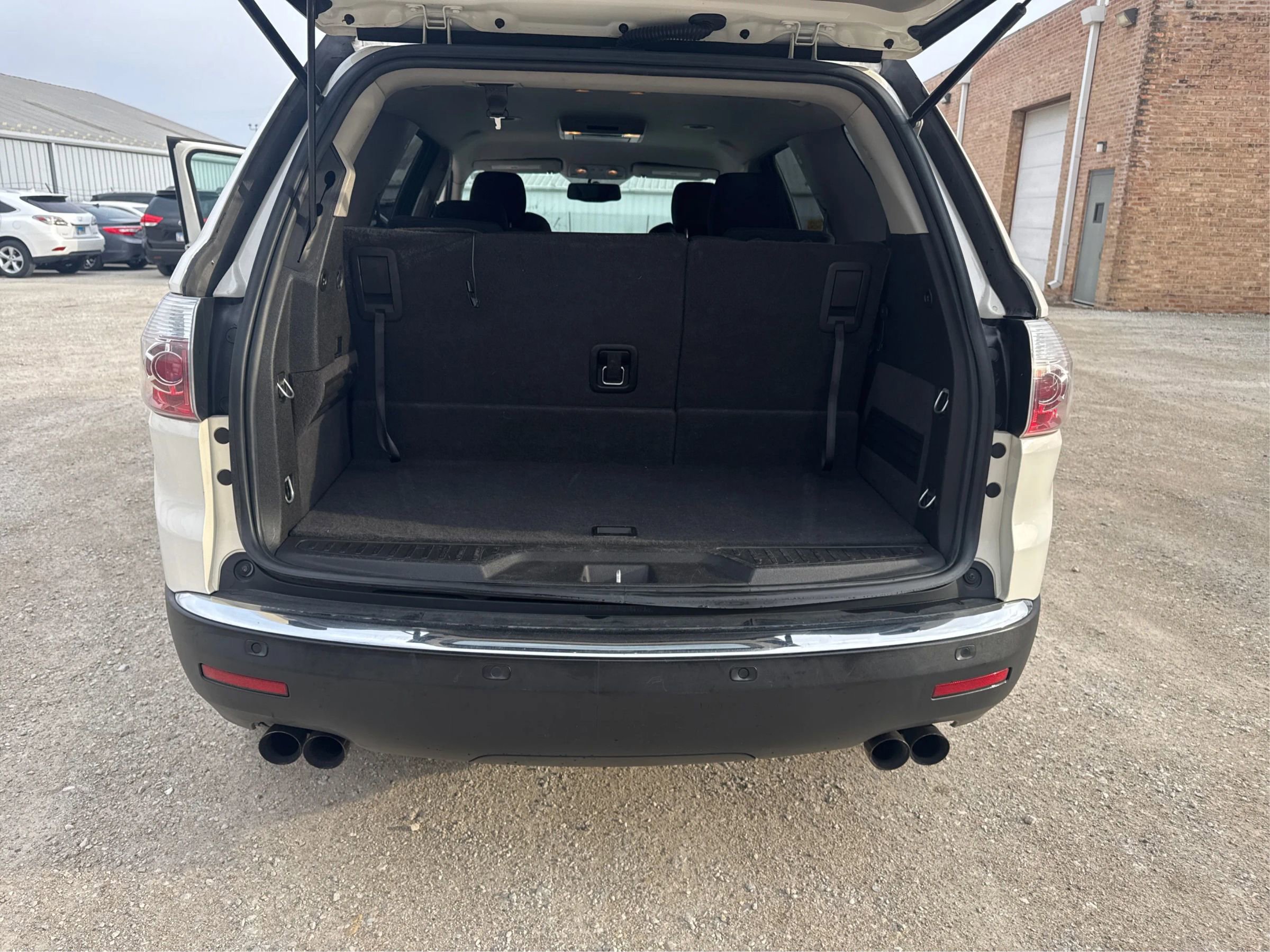 Used 2011 GMC Acadia SLE image 15