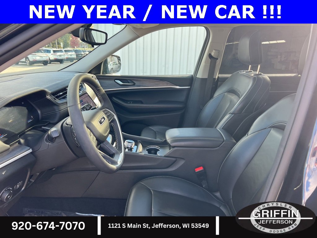 Used 2024 Jeep Grand Cherokee L Limited image 16