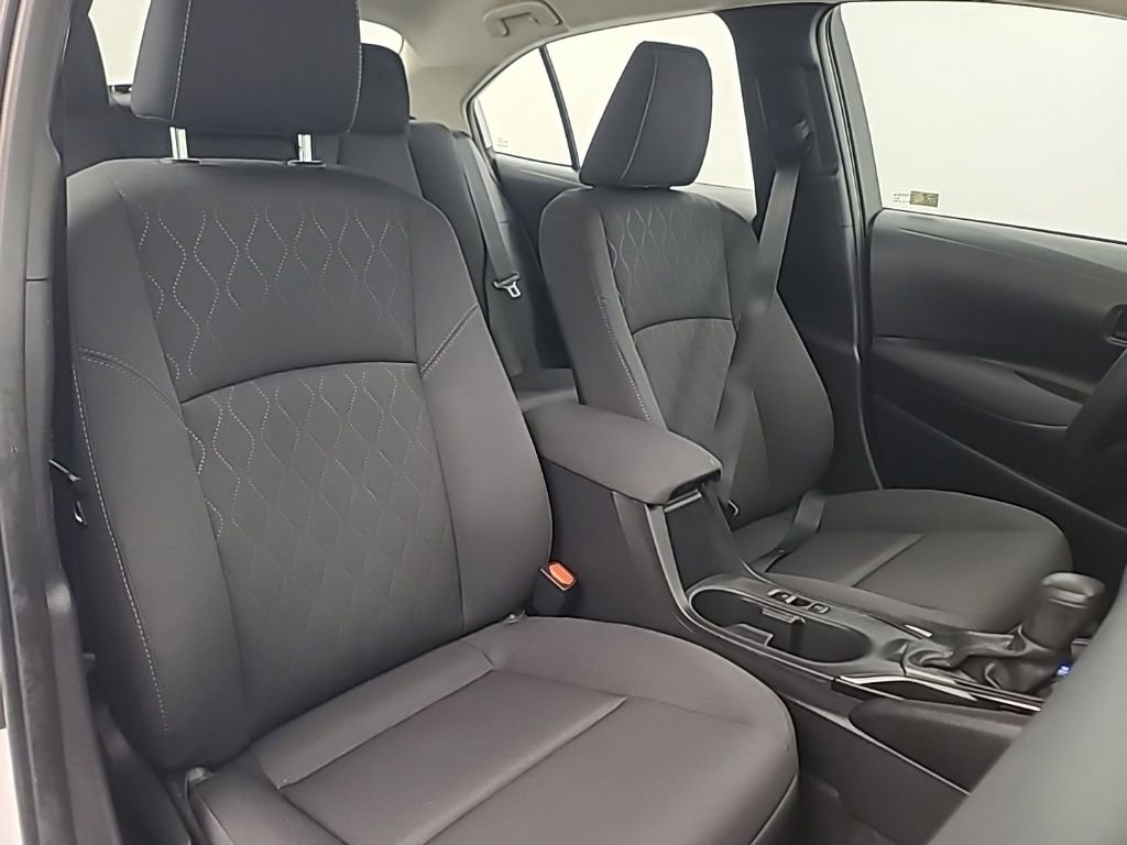 Used 2025 Toyota Corolla LE FWD image 17