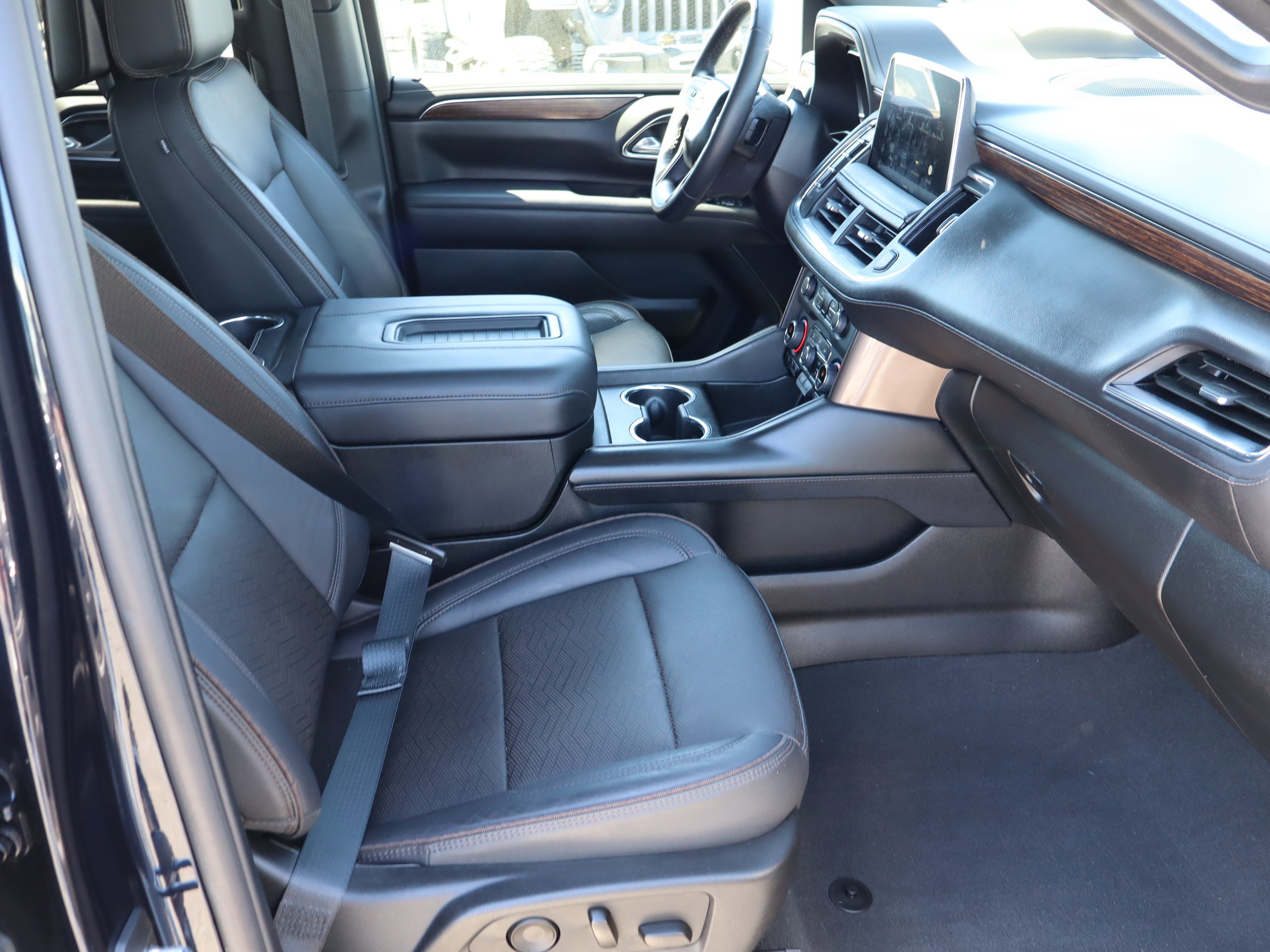 Used 2024 Chevrolet Suburban High Country w/ Advanced Technology Package AWD/4WD image 42