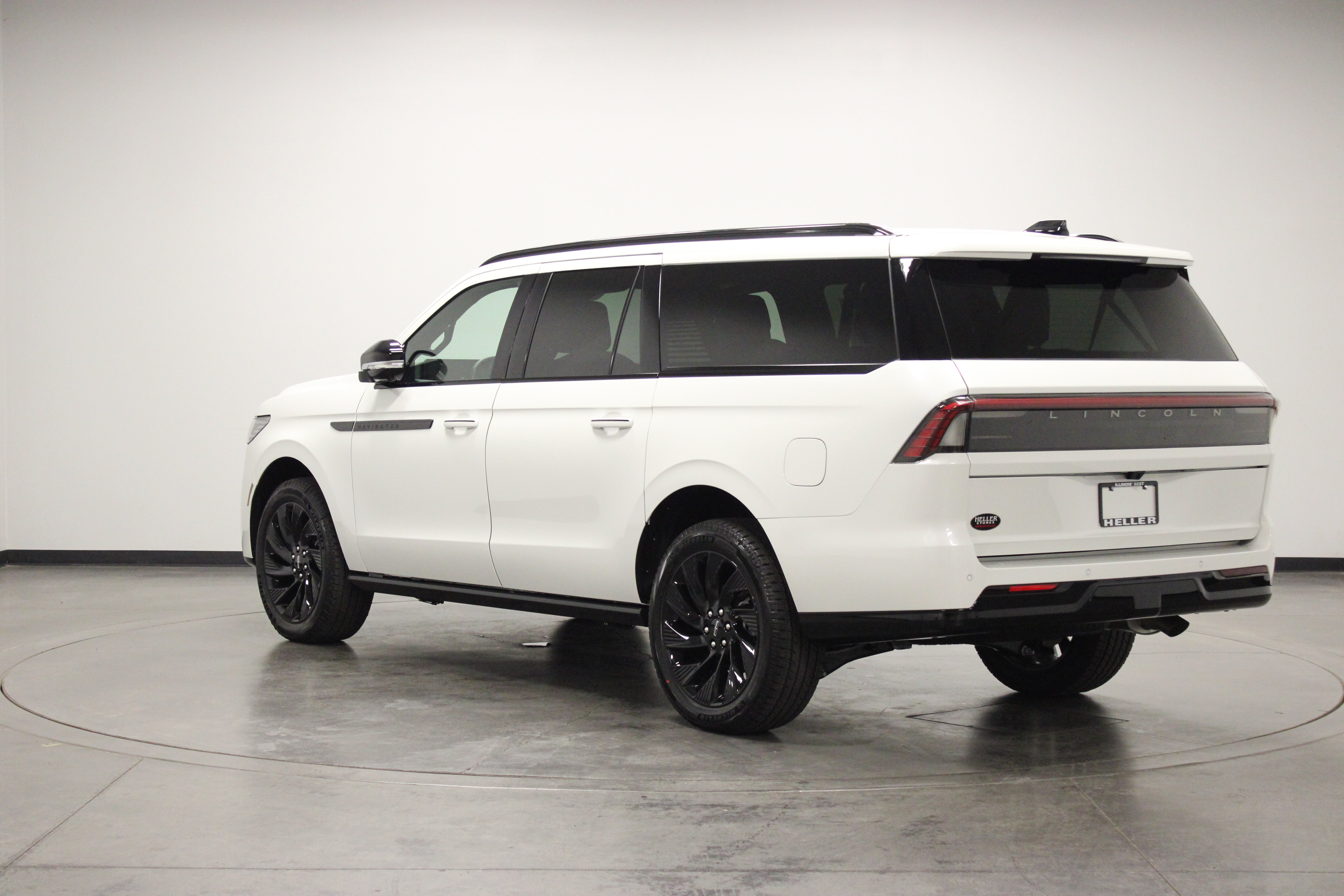 New 2027 Lincoln Navigator L Reserve w/ Jet Appearance Package AWD/4WD image 6