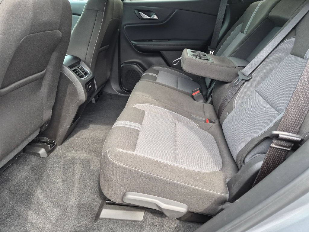 Used 2025 Chevrolet Blazer LT FWD image 23
