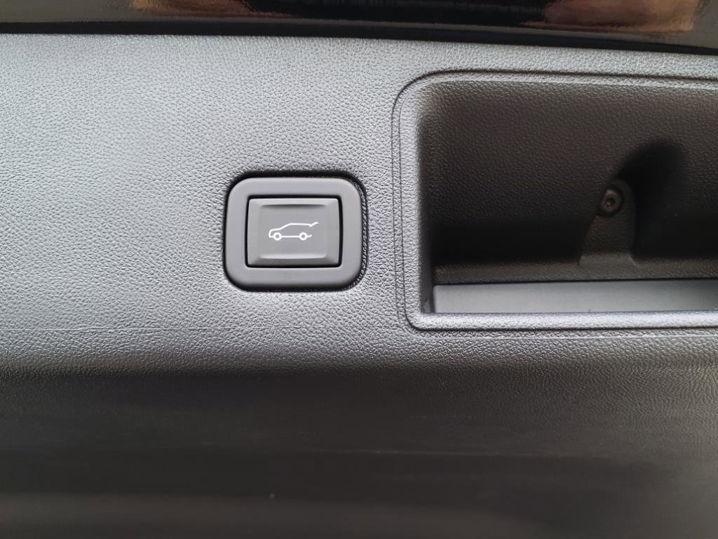 Certified 2022 GMC Terrain SLE w/ Driver Convenience Package image 25