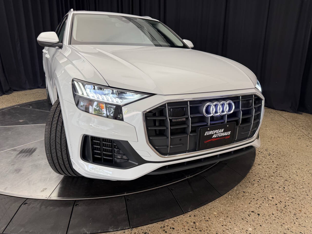Used 2023 Audi Q8 Premium w/ Convenience Package AWD/4WD image 14