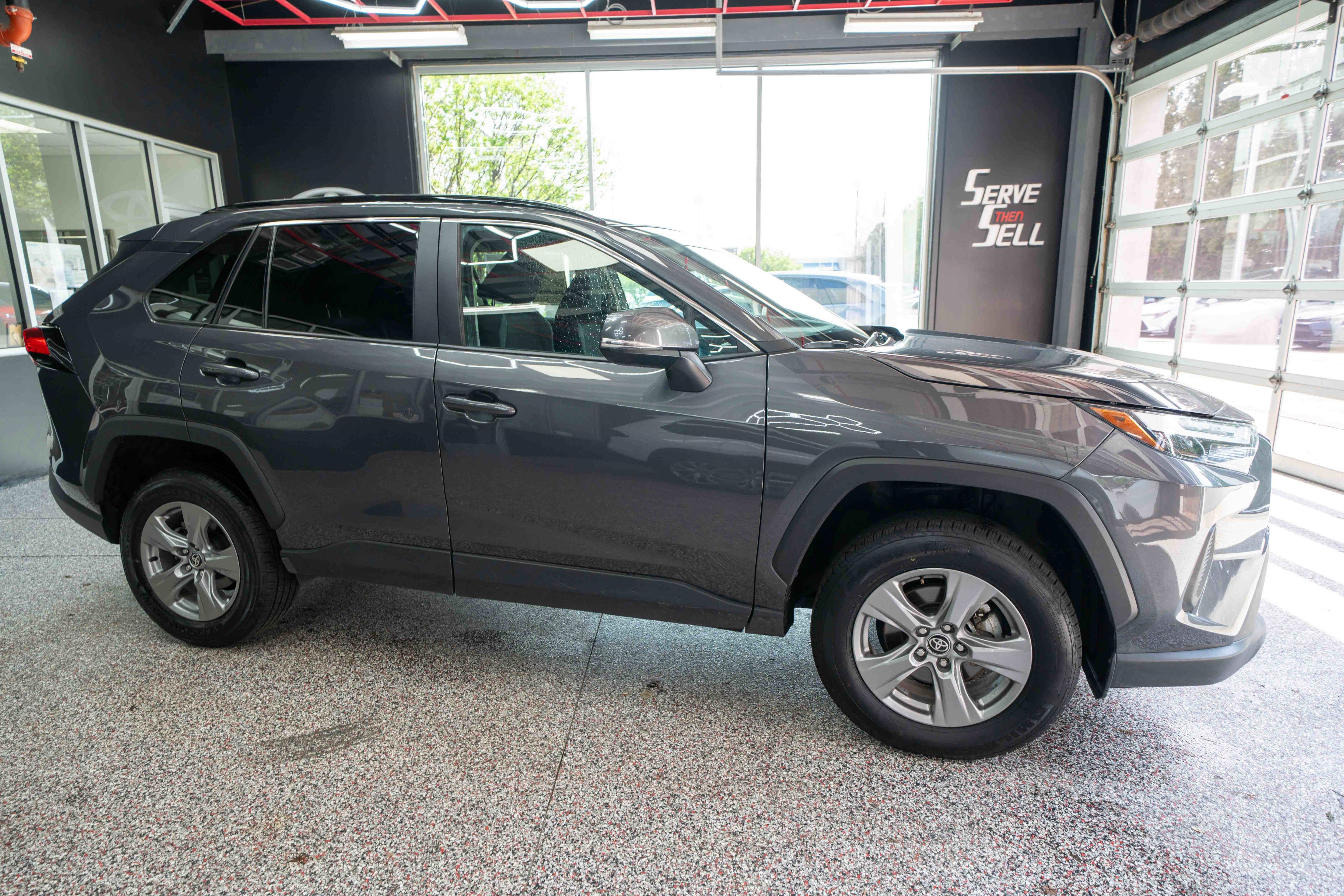 Used 2025 Toyota RAV4 XLE AWD/4WD image 5