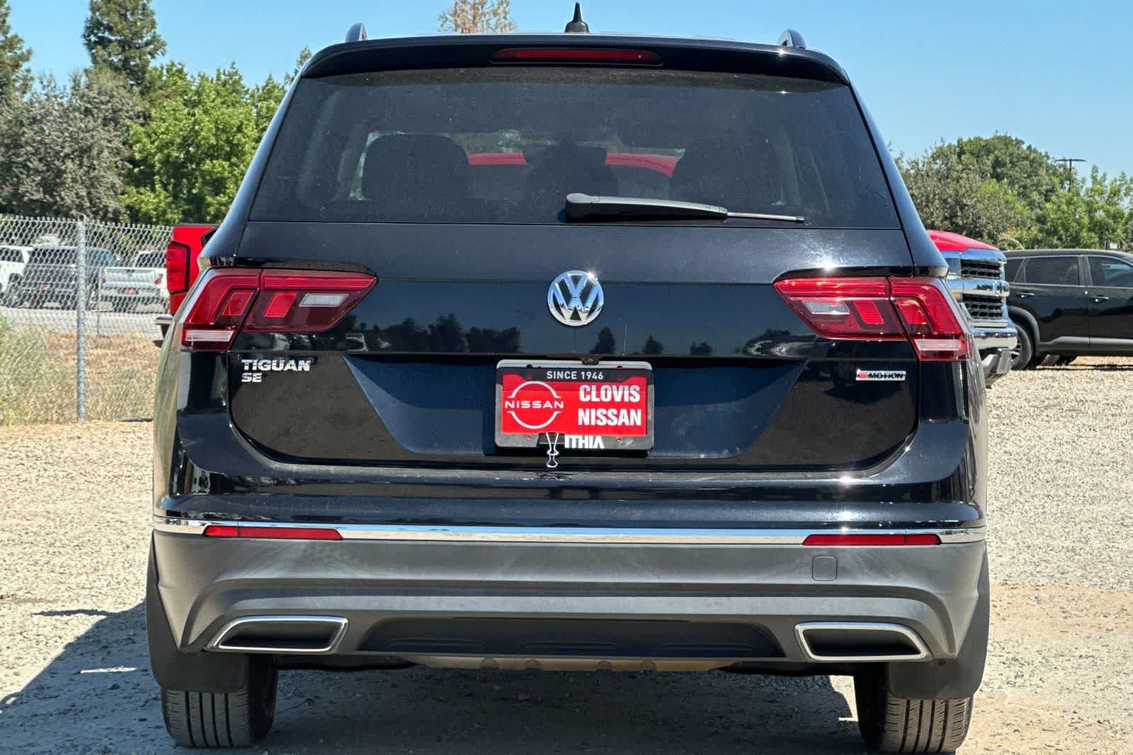 Used 2021 Volkswagen Tiguan SE w/ Panoramic Sunroof Package AWD/4WD image 8