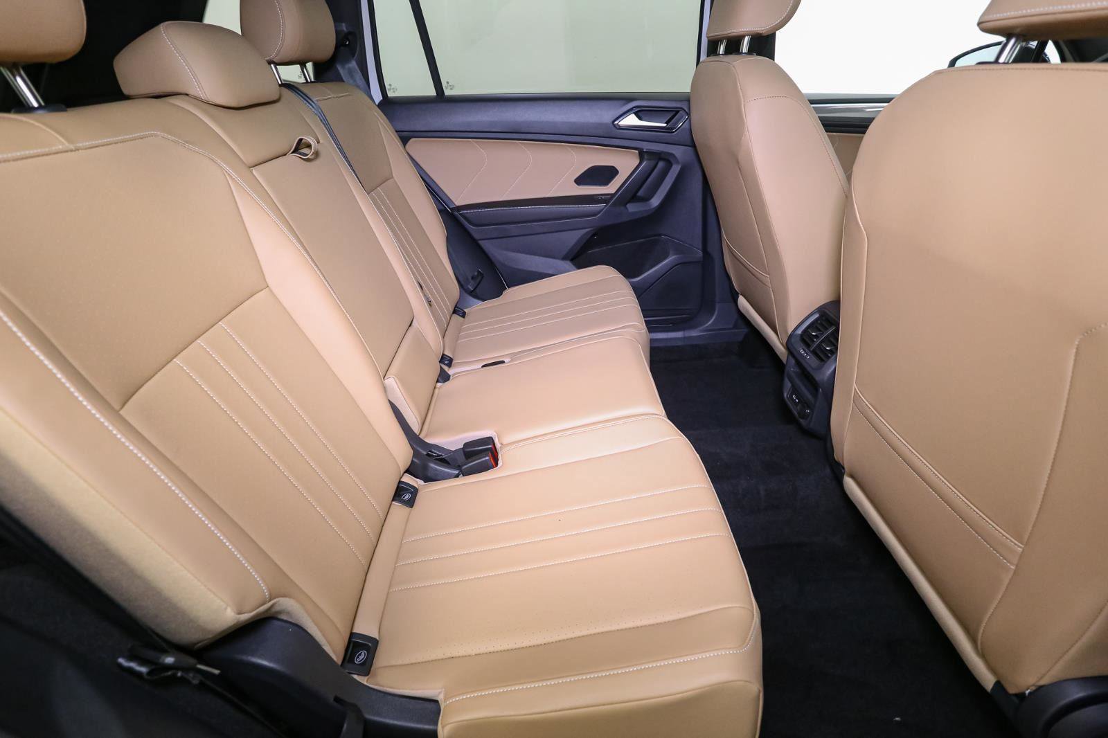 Certified 2023 Volkswagen Tiguan SE R-Line image 24