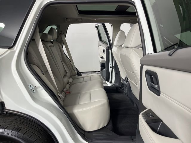 Used 2023 Nissan Rogue SV w/ SV Premium B Package image 50