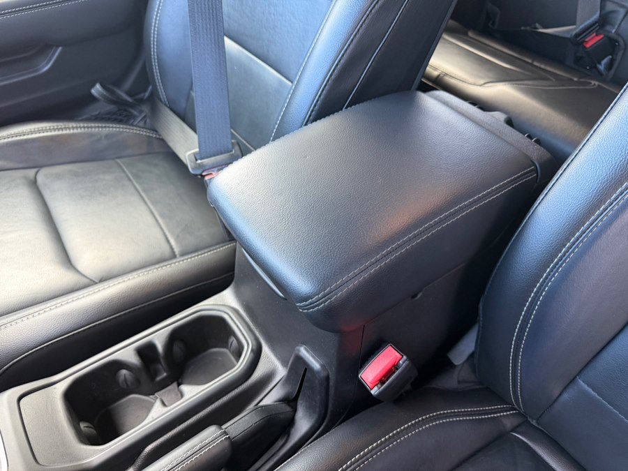 Used 2023 Jeep Wrangler Sahara AWD/4WD image 29