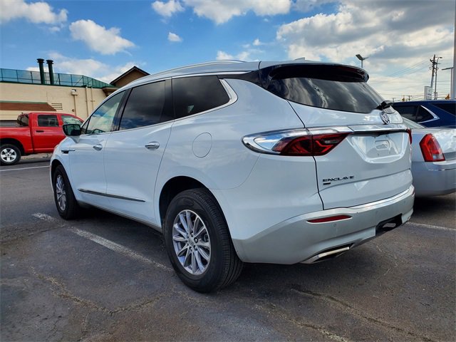 Certified 2024 Buick Enclave Essence image 3