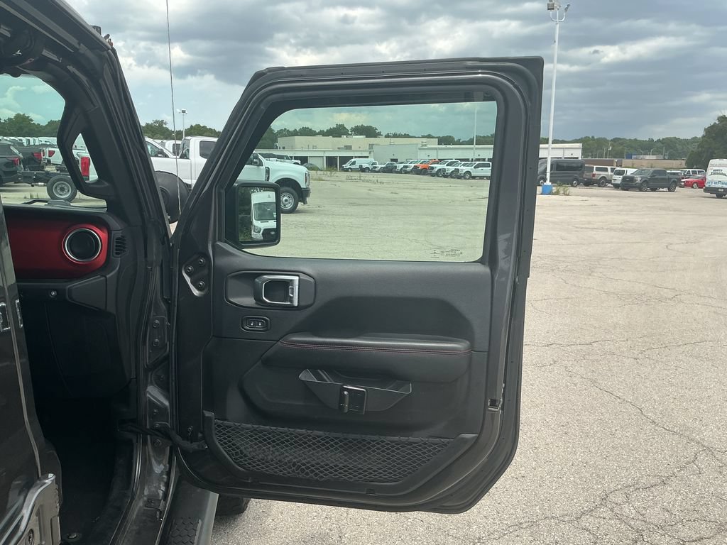 Used 2018 Jeep Wrangler Unlimited Rubicon AWD/4WD image 15