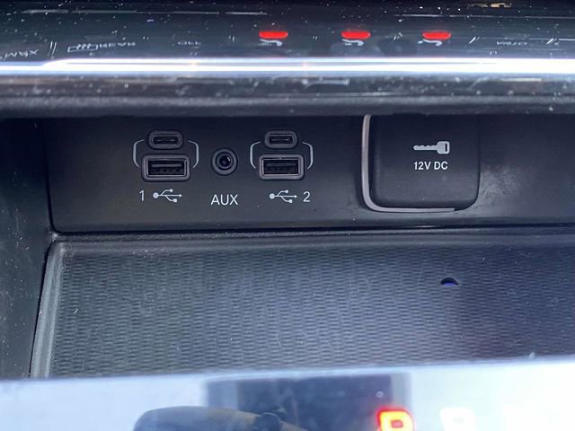 Used 2023 Jeep Grand Cherokee Altitude RWD image 32