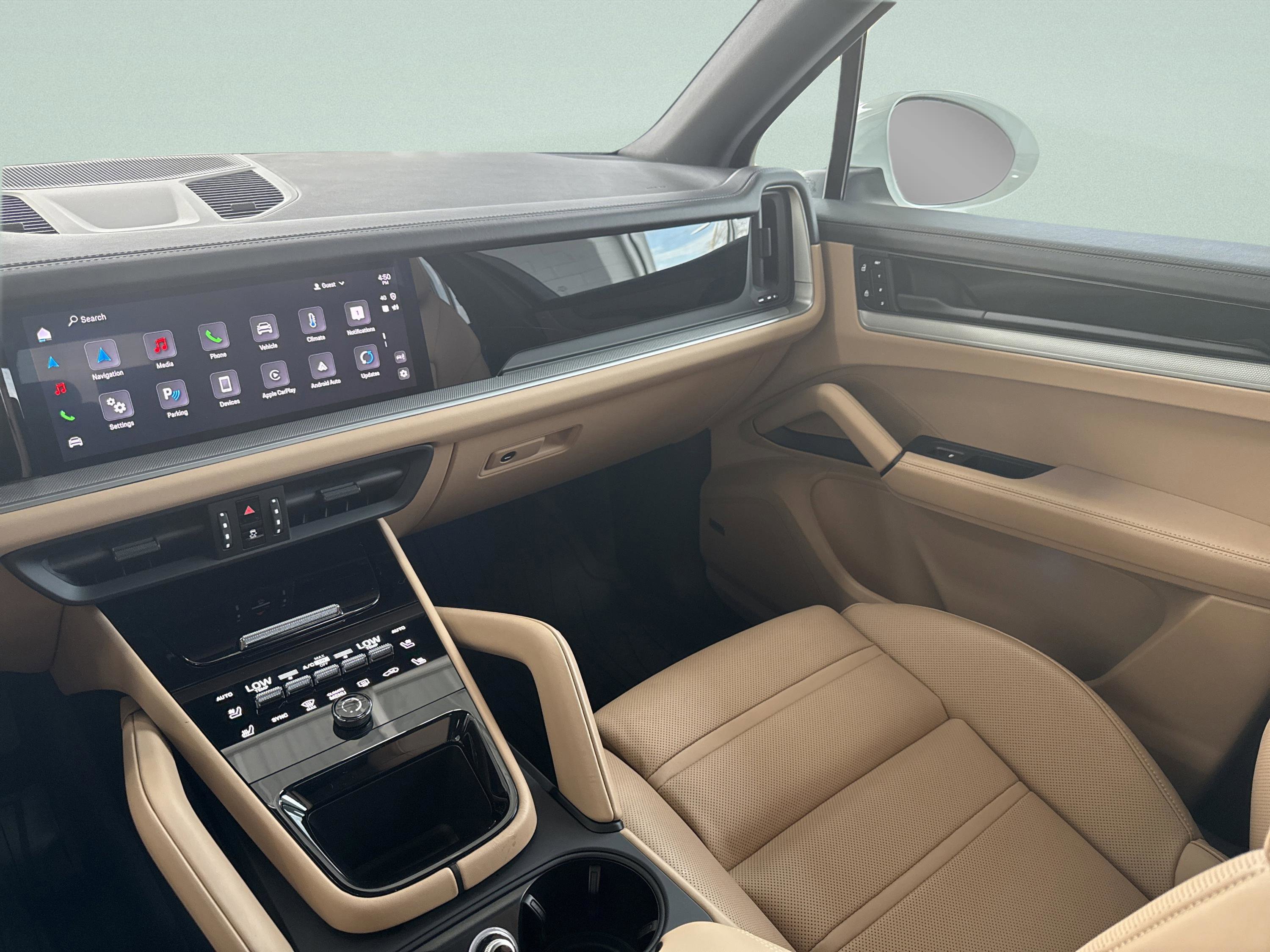 Used 2024 Porsche Cayenne image 45