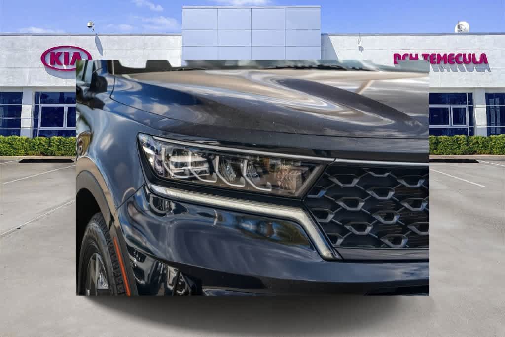 Certified 2023 Kia Sorento EX FWD image 4