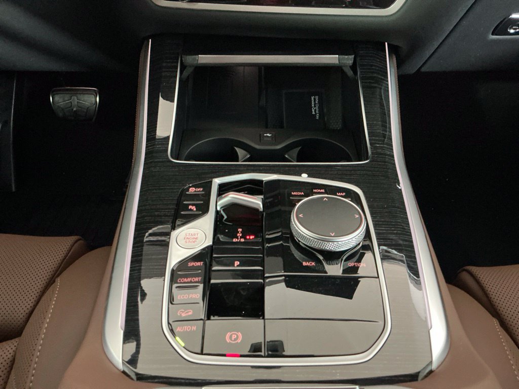 New 2026 BMW X5 xDrive40i w/ M Sport Package AWD/4WD image 13