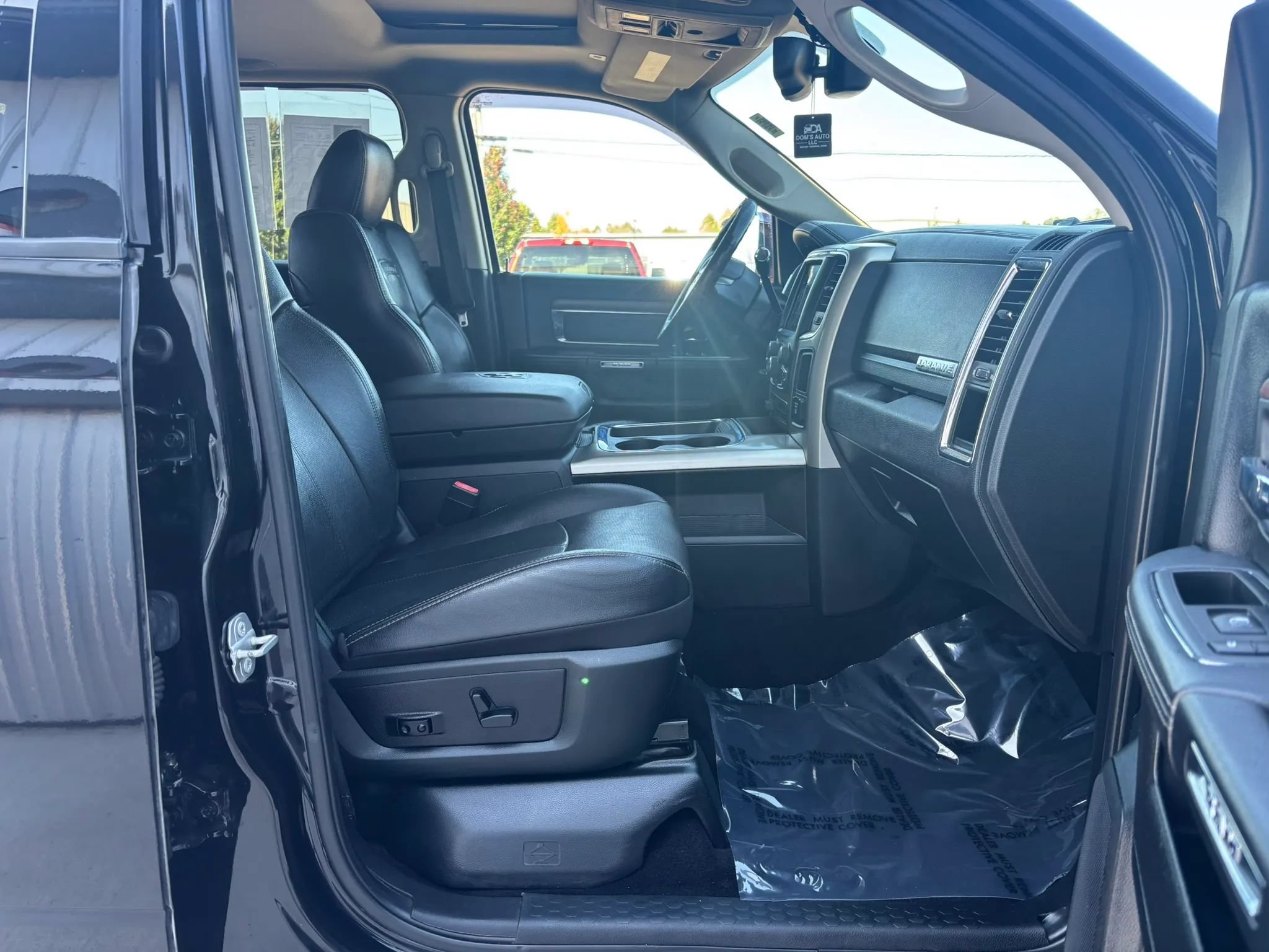 Used 2018 RAM 2500 Laramie w/ Snow Chief Group AWD/4WD image 15