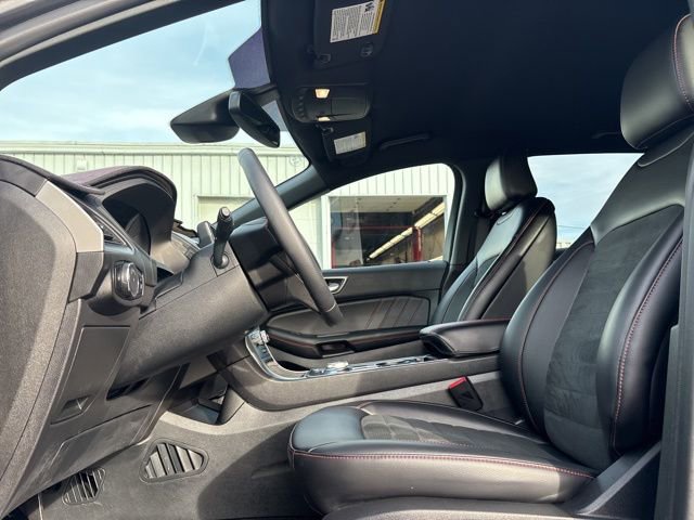 Used 2024 Ford Edge ST-Line image 12