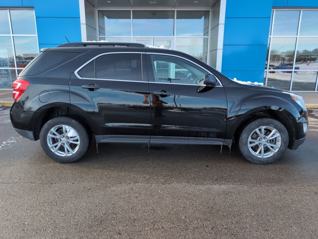Used 2017 Chevrolet Equinox LT w/ Convenience Package image 1