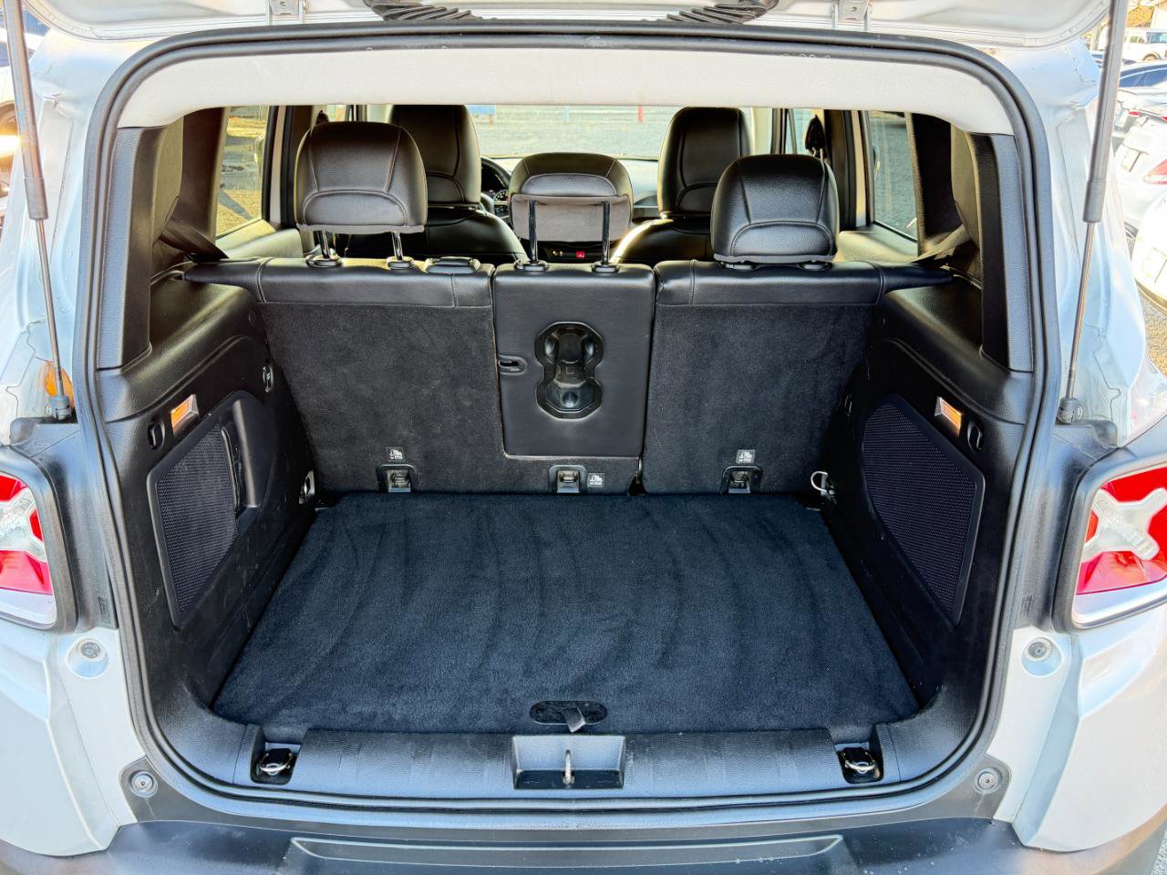 Used 2015 Jeep Renegade Limited AWD/4WD image 33