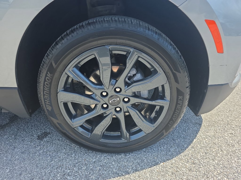 Used 2023 Chevrolet Equinox RS w/ RS Leather Package image 17