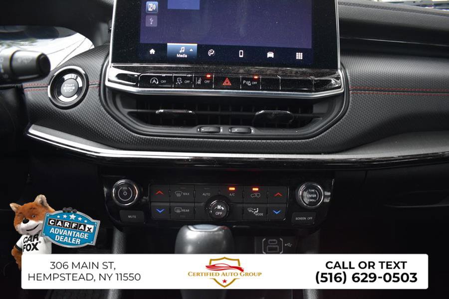 Used 2025 Jeep Compass Trailhawk AWD/4WD image 18
