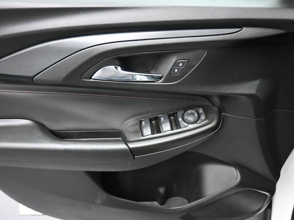 Used 2023 Chevrolet TrailBlazer RS w/ Convenience Package AWD/4WD image 10