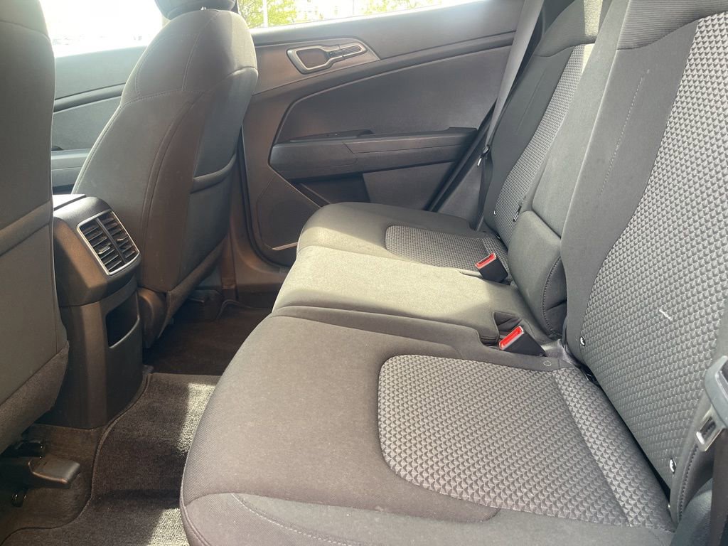 Used 2024 Kia Sportage LX image 15