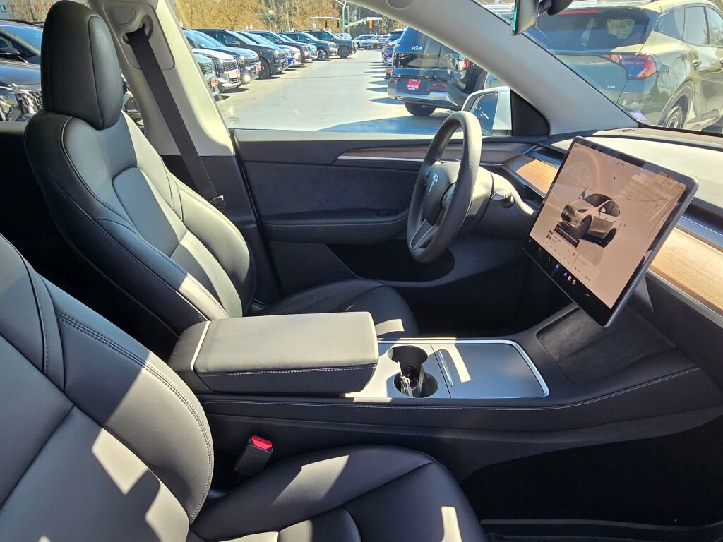 Used 2024 Tesla Model Y Performance AWD/4WD image 10