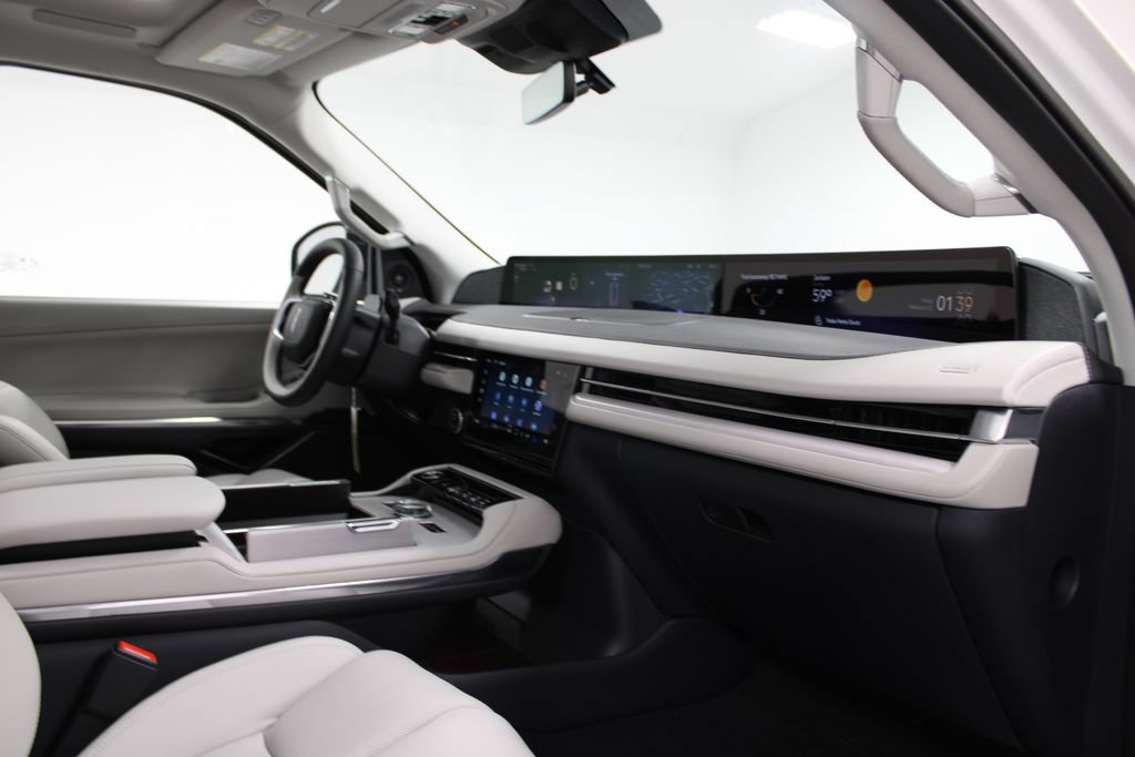 New 2026 Lincoln Navigator L Reserve AWD/4WD image 32