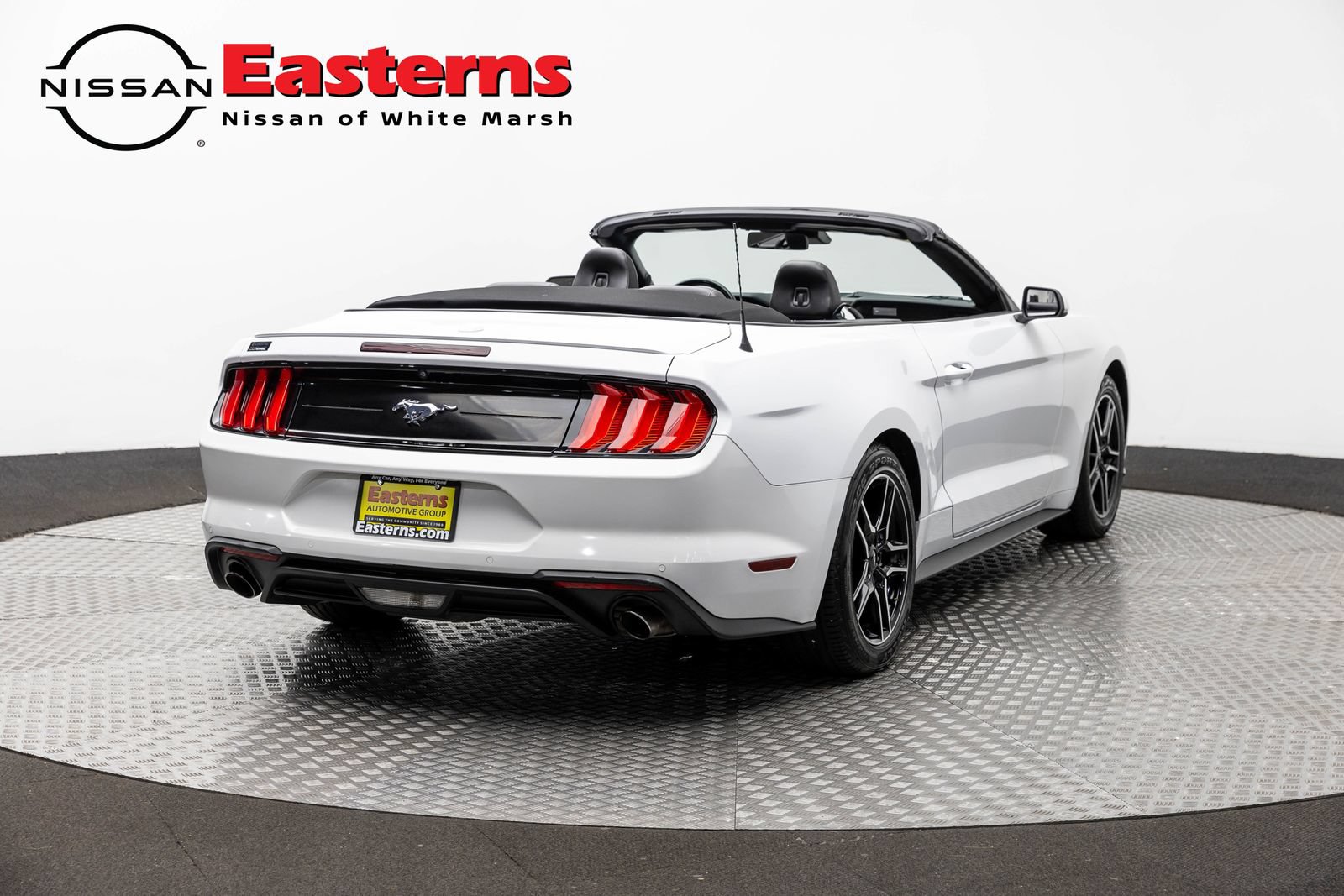 Used 2022 Ford Mustang Premium RWD image 5