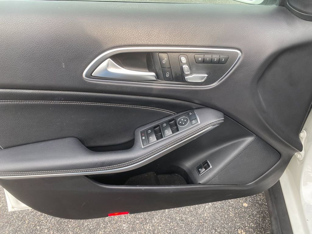 Used 2020 Mercedes-Benz GLA 250 w/ Convenience Package image 11