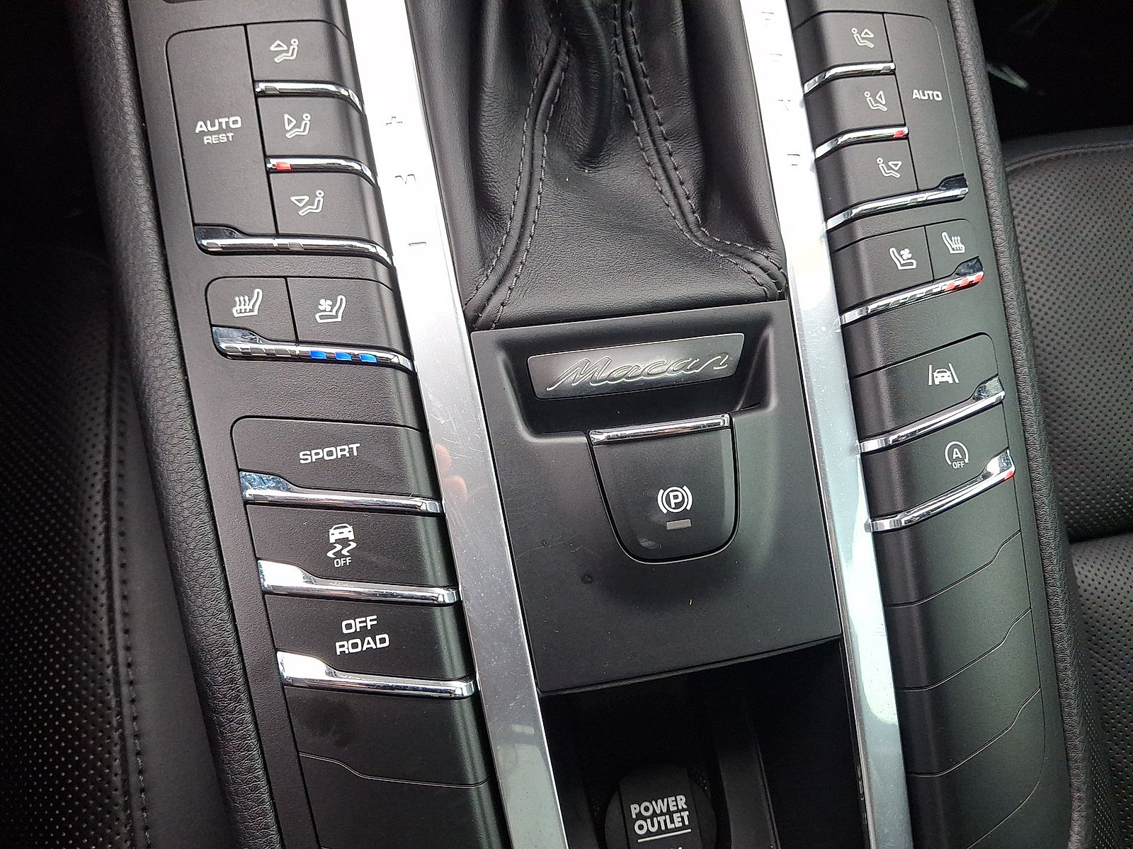 Used 2019 Porsche Macan AWD/4WD image 19