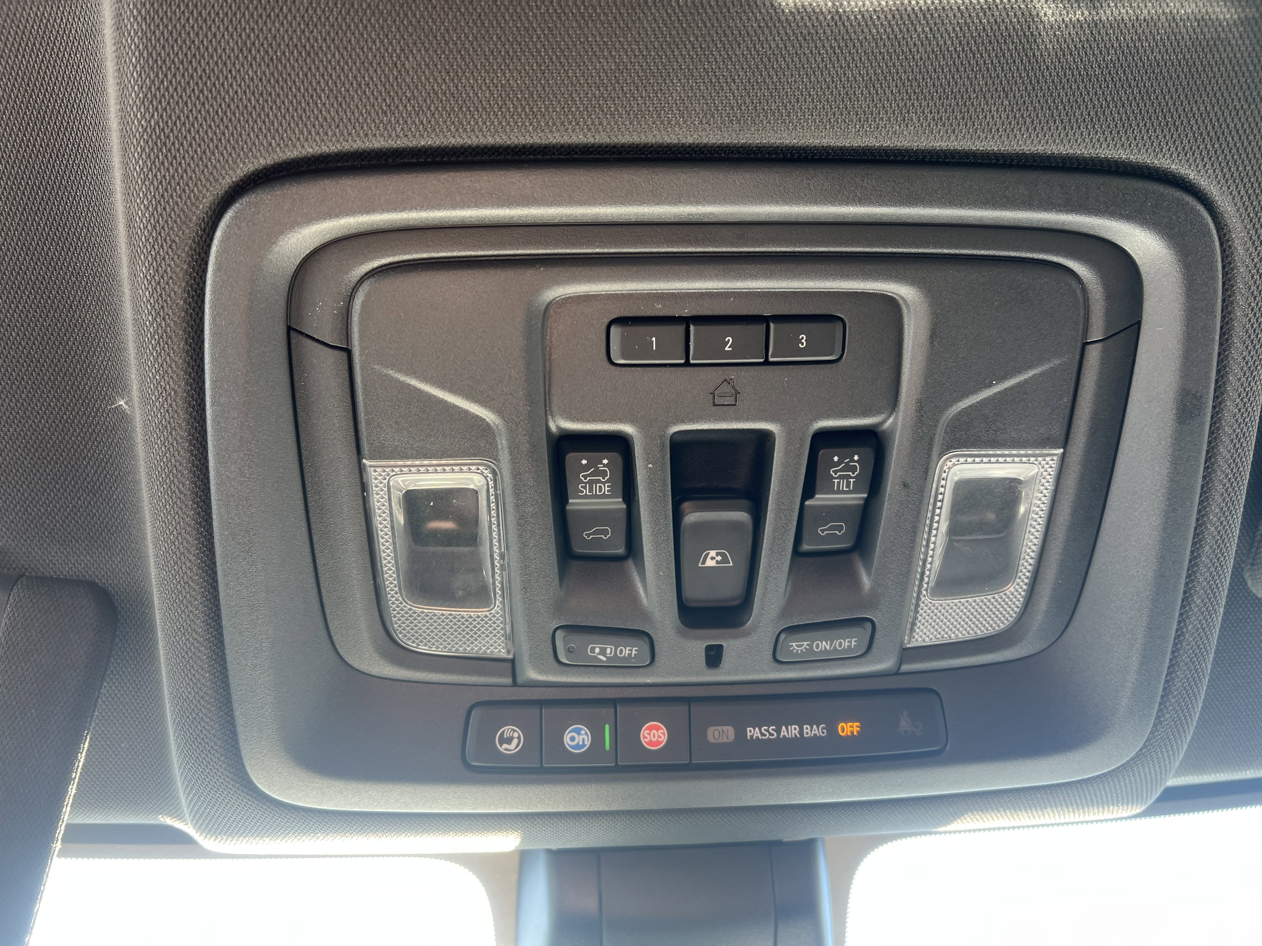 Used 2019 Chevrolet Silverado 1500 High Country w/ Technology Package image 28