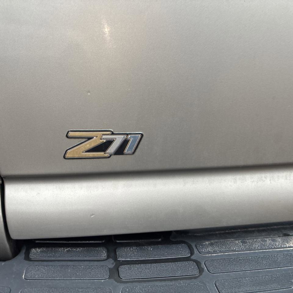 Used 2002 Chevrolet Suburban Z71 image 27